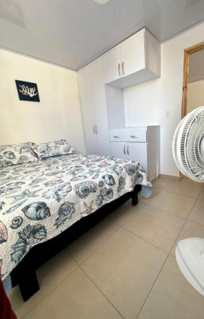 Russ Apartment diagonal comando